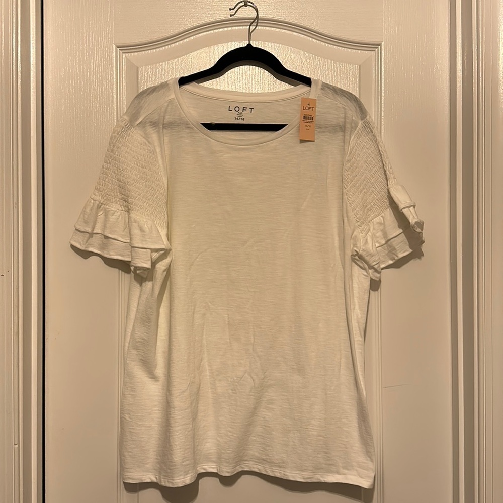 Loft plus white T-shirt, short smocked sleeve